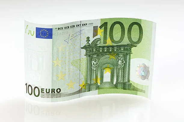 Iibso note been abuur ah France € 2800 oo qiimaheedu yahay